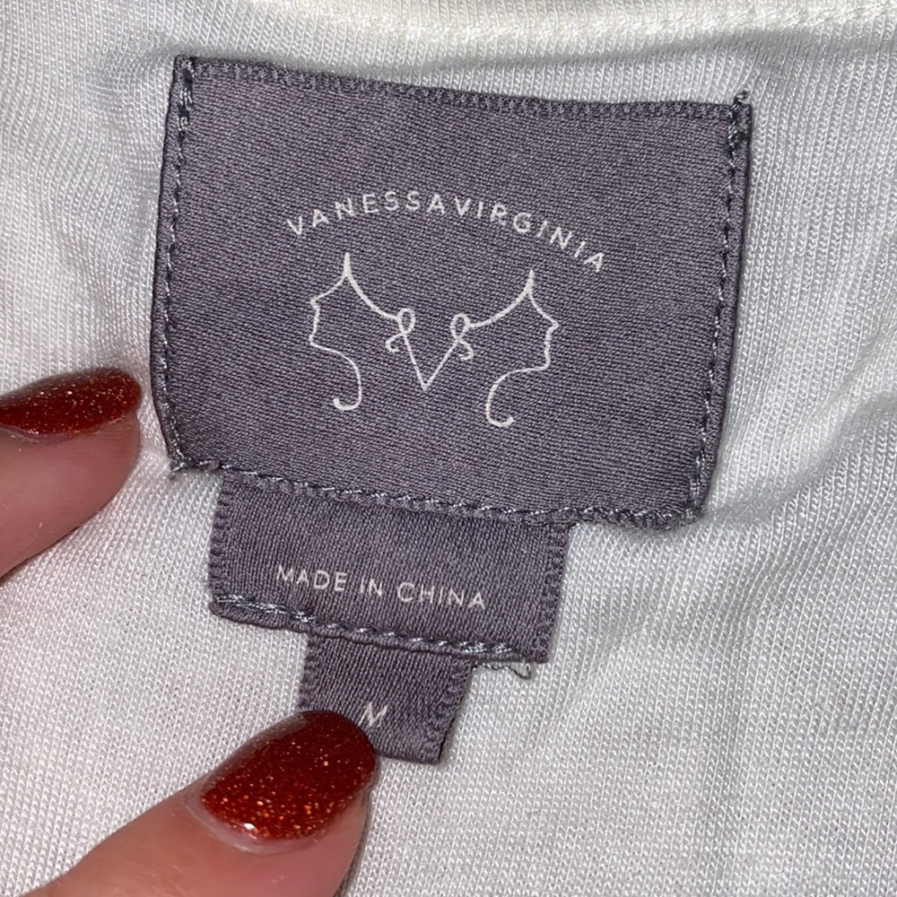 White tank - Picture 2 of 3
